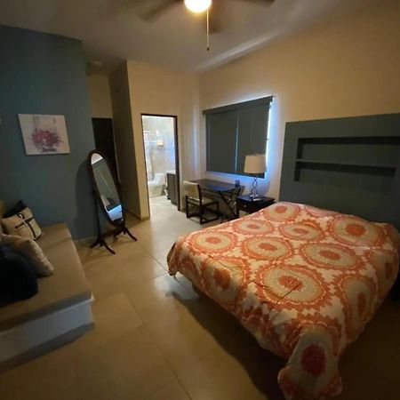 Hermoso Edificio Ubicado A Pocas Cuadras Del Malecon De La Paz Bcs エクステリア 写真