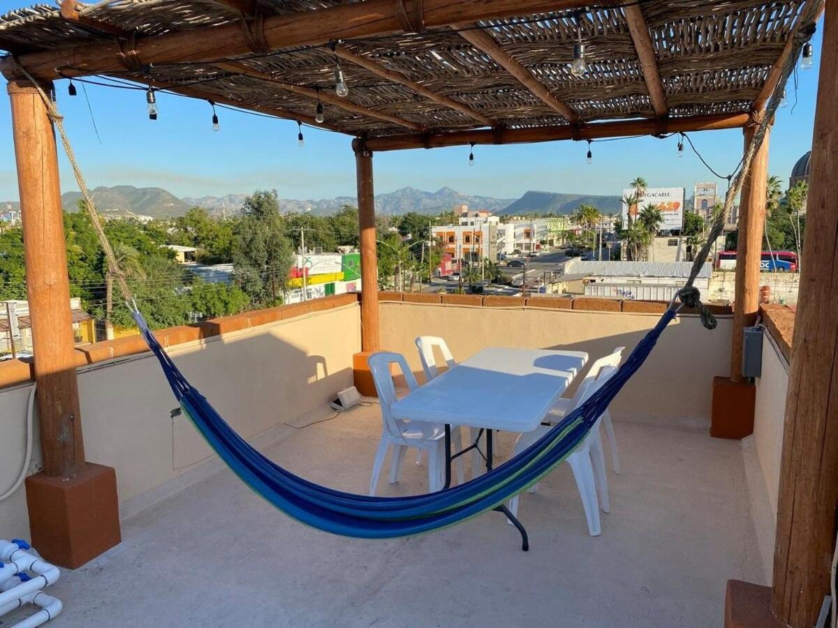 Hermoso Edificio Ubicado A Pocas Cuadras Del Malecon De La Paz Bcs エクステリア 写真